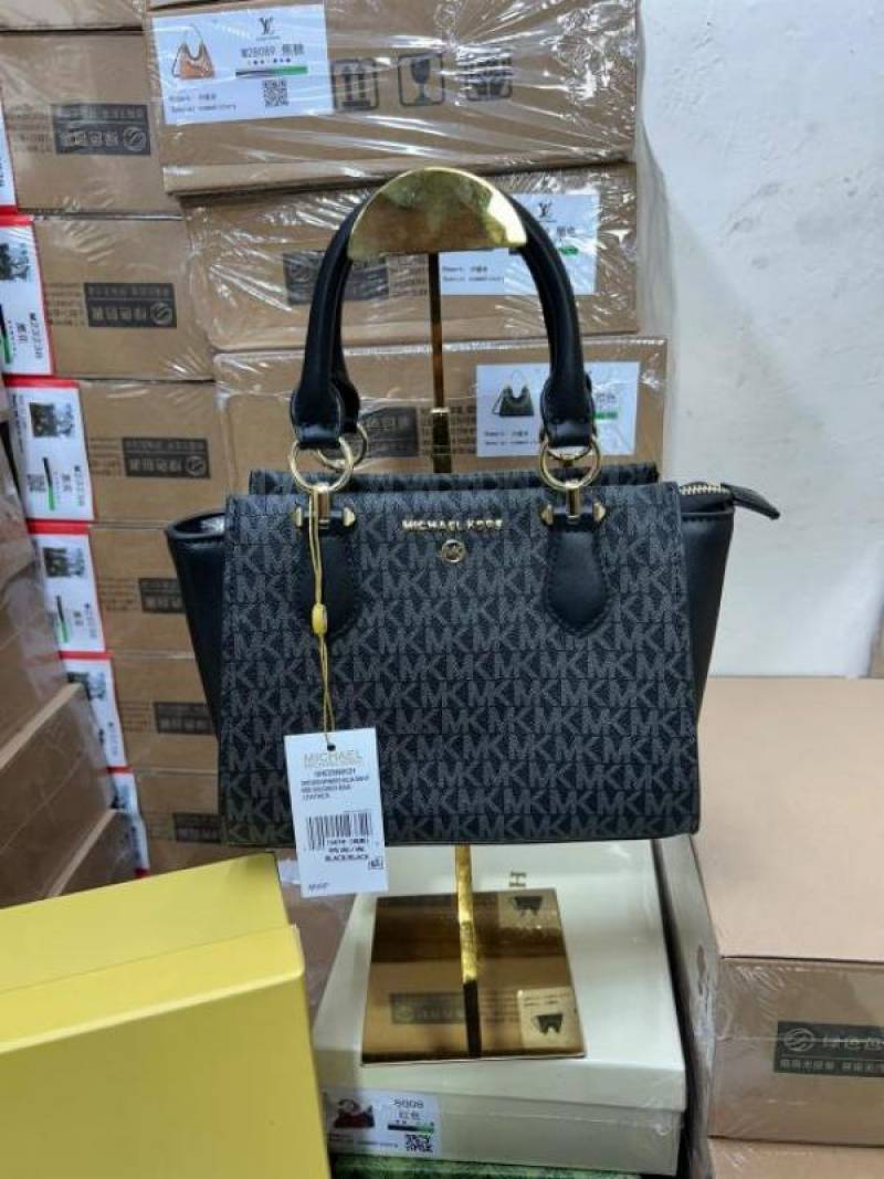 Michael kor marilyn medium logo satchel with carry bag 927