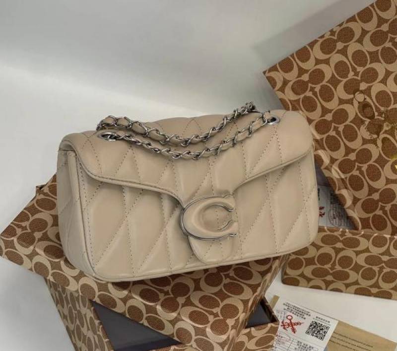 Coac quilted tabby shoulder bag  26 with box 876