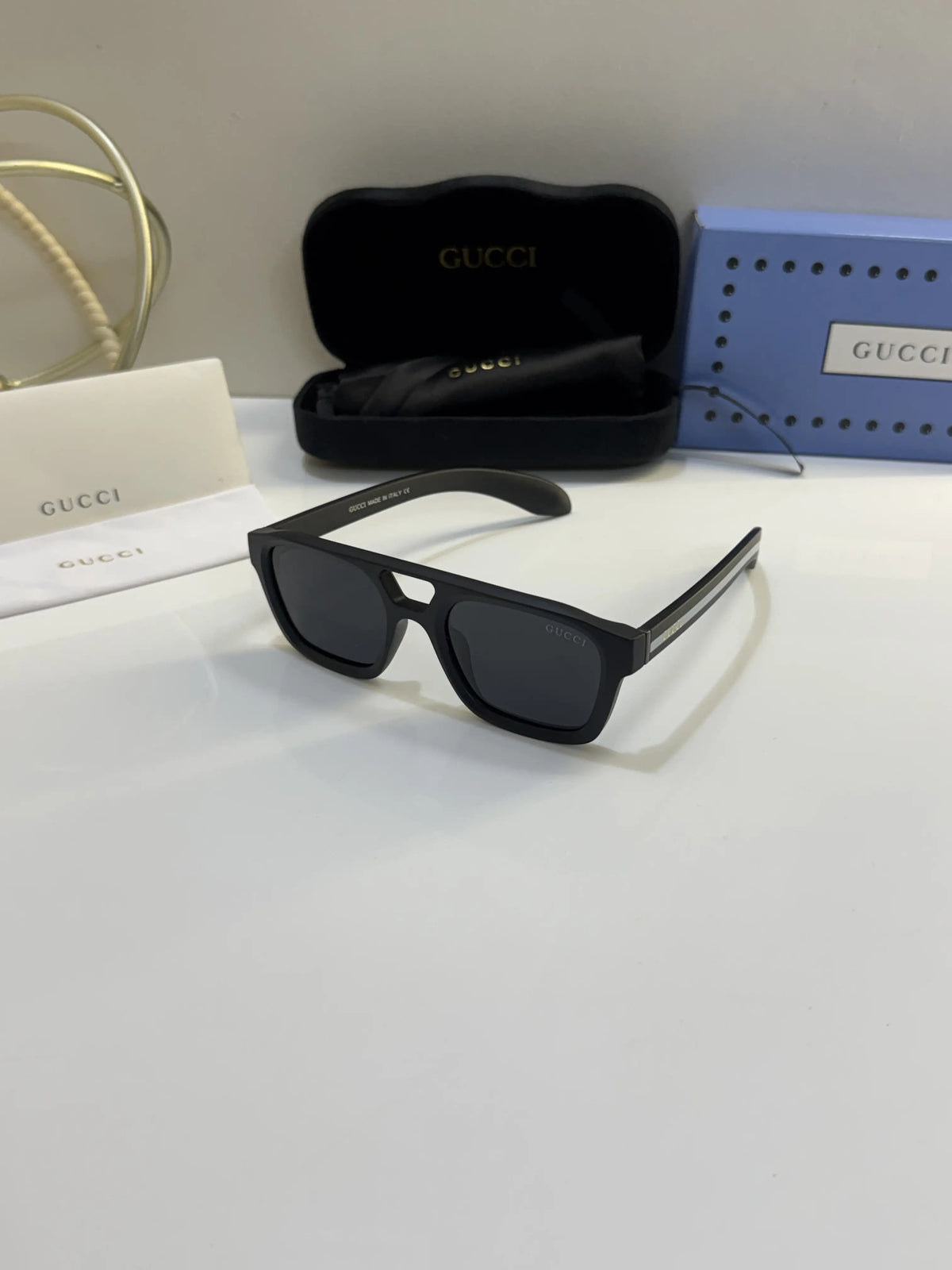 Gucci_4951_White_Black