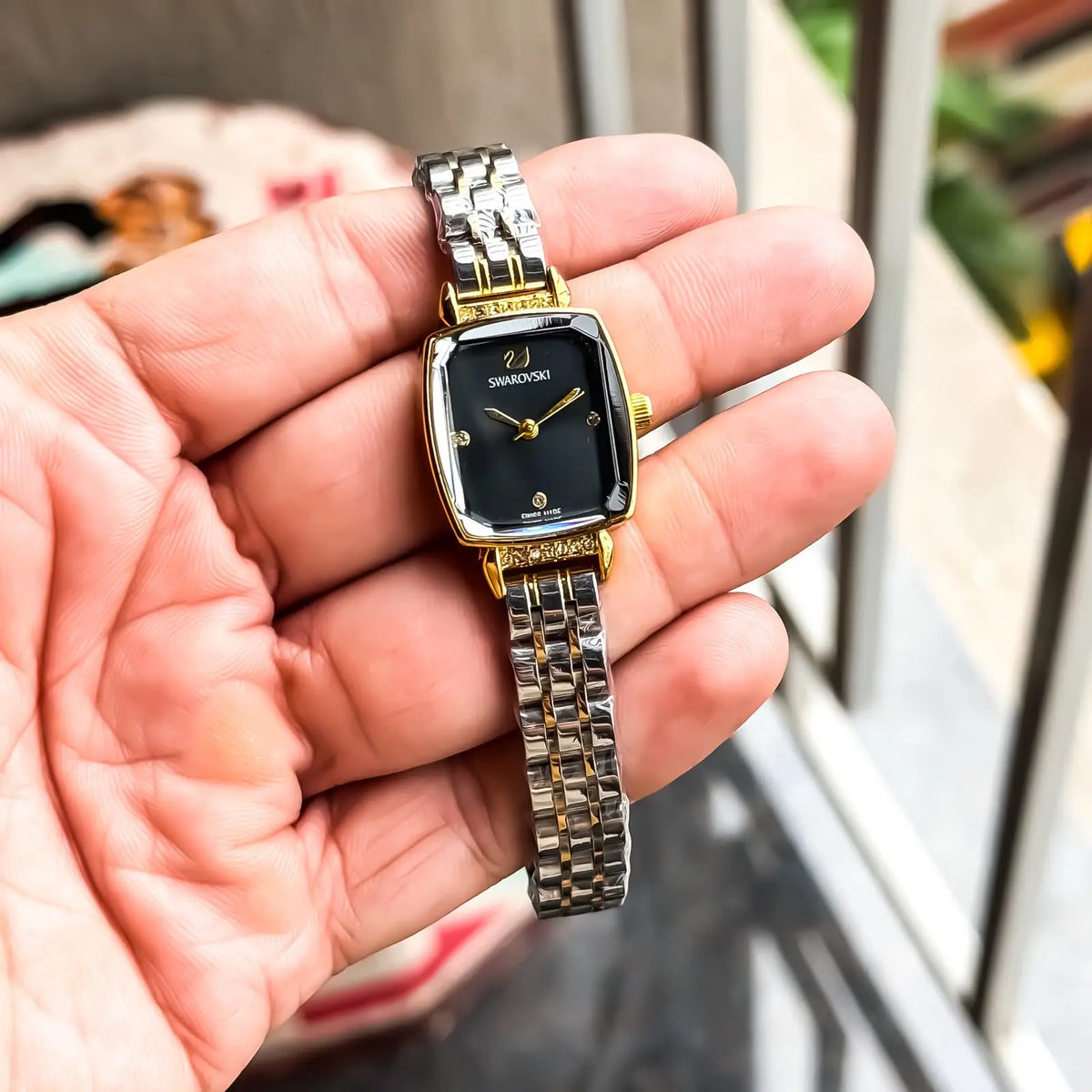 SWAROVSKI_GOLD_TT_BLACK