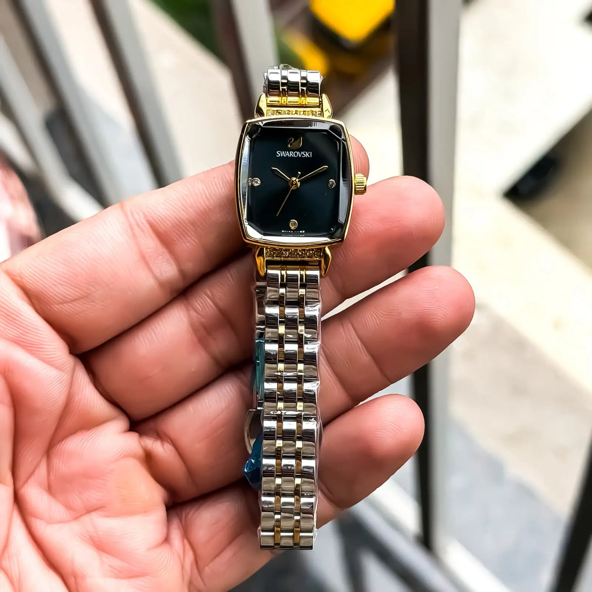 SWAROVSKI_GOLD_TT_BLACK