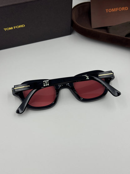 Tomford_350_Black_Red