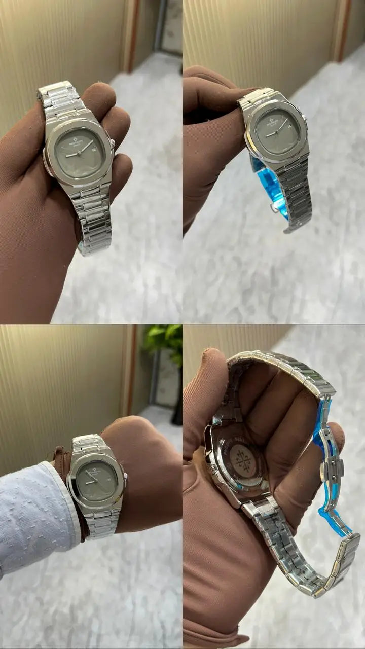 PATEK PHILIPPE  Nautilus