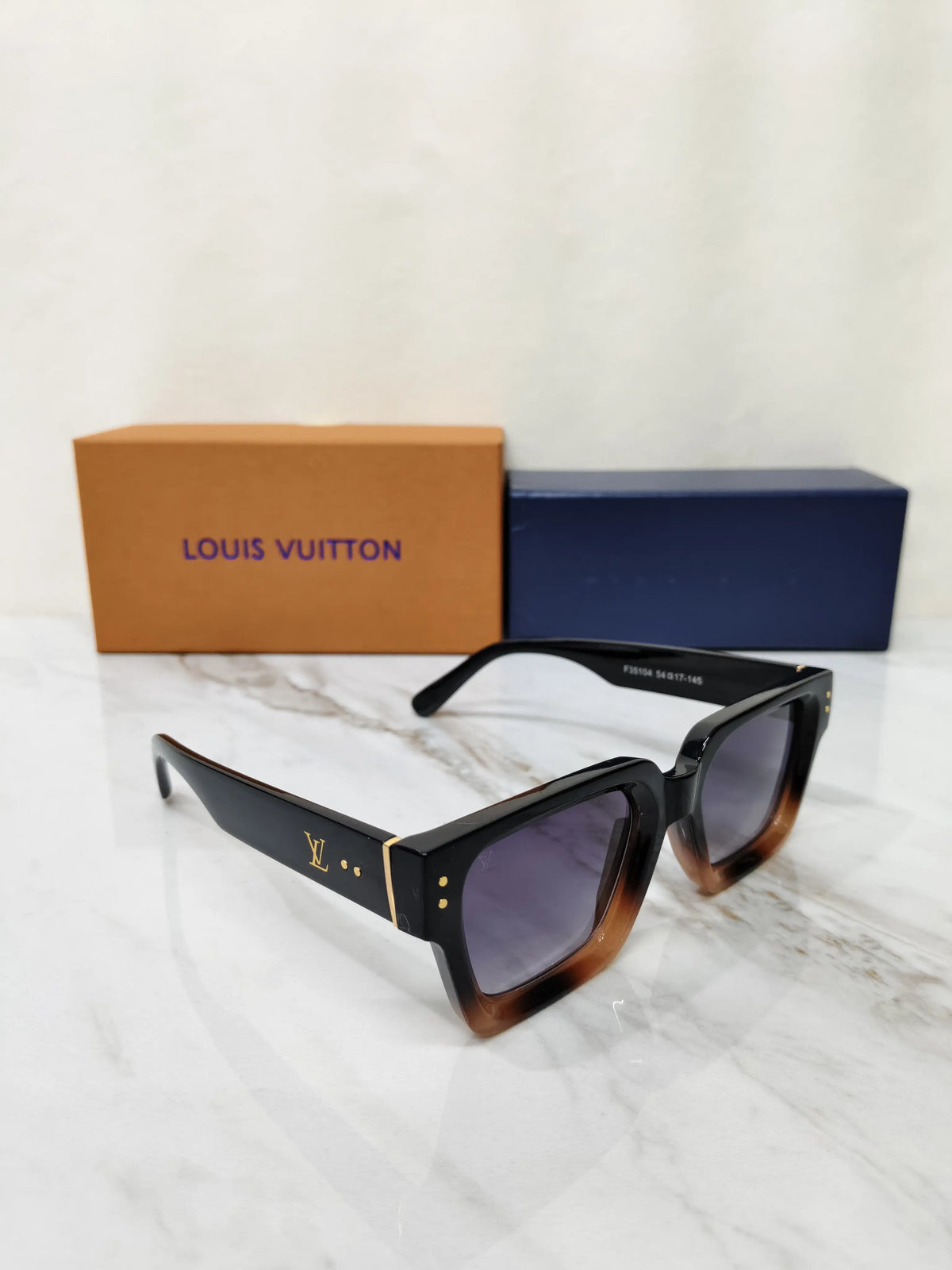 LOUIS VUITTON 35104 BLACK TORTOISE FADE