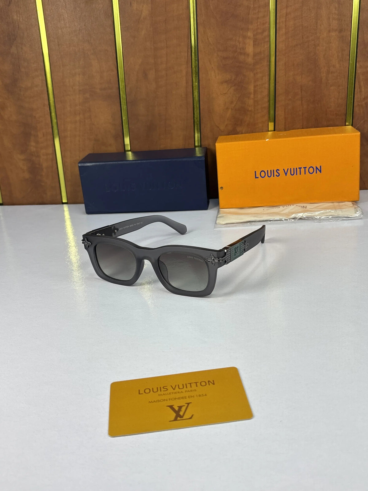 Louis Vuitton 1126 Grey