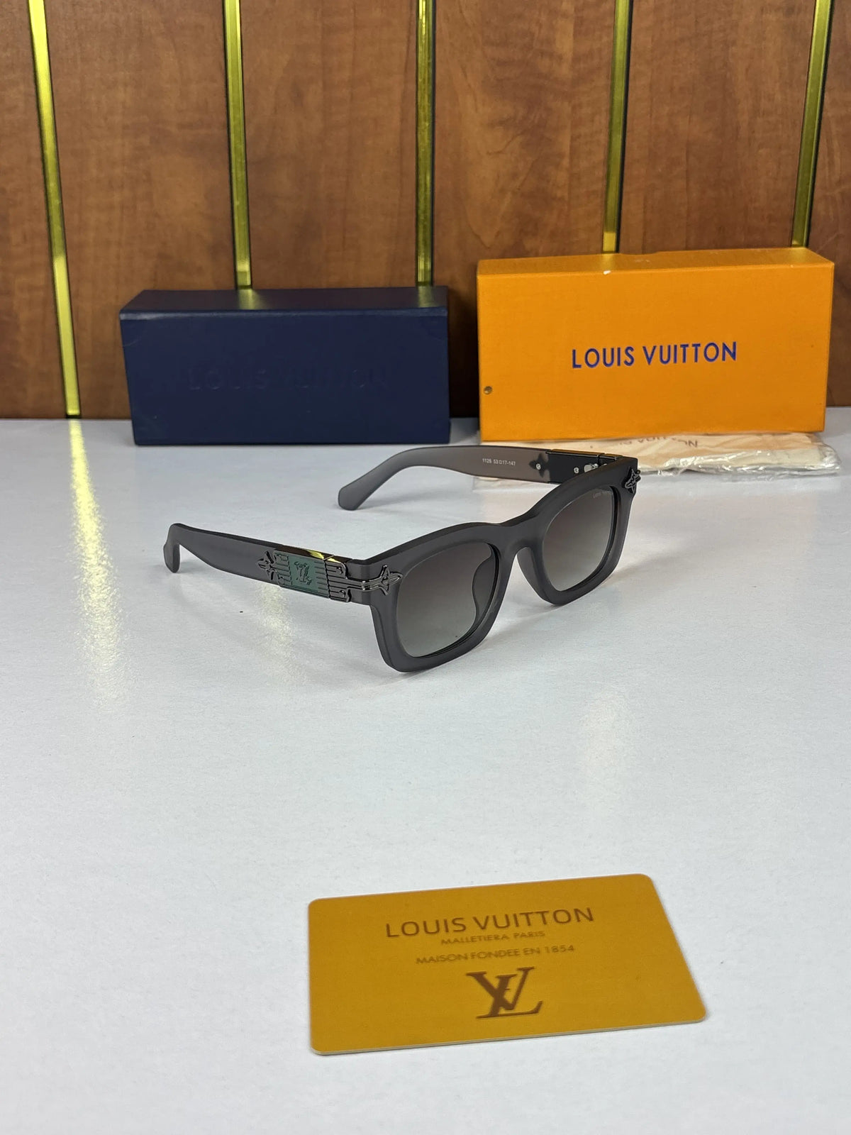Louis Vuitton 1126 Grey