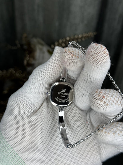 Swarovsk i Silver Green Diamond Premium Ladies Watch