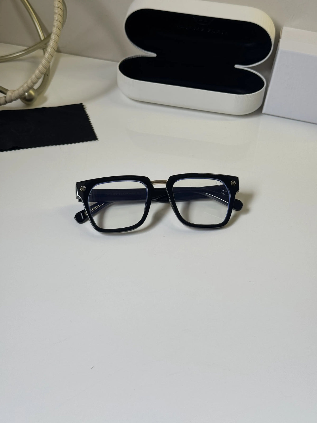 Philipp_Plein_359_Black_Frame