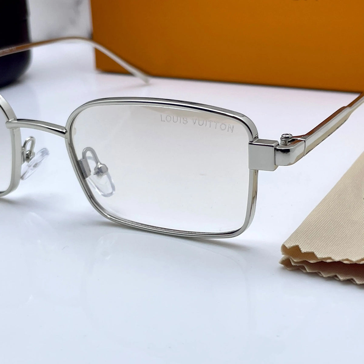 Louis Vuitton 3214 silver plano