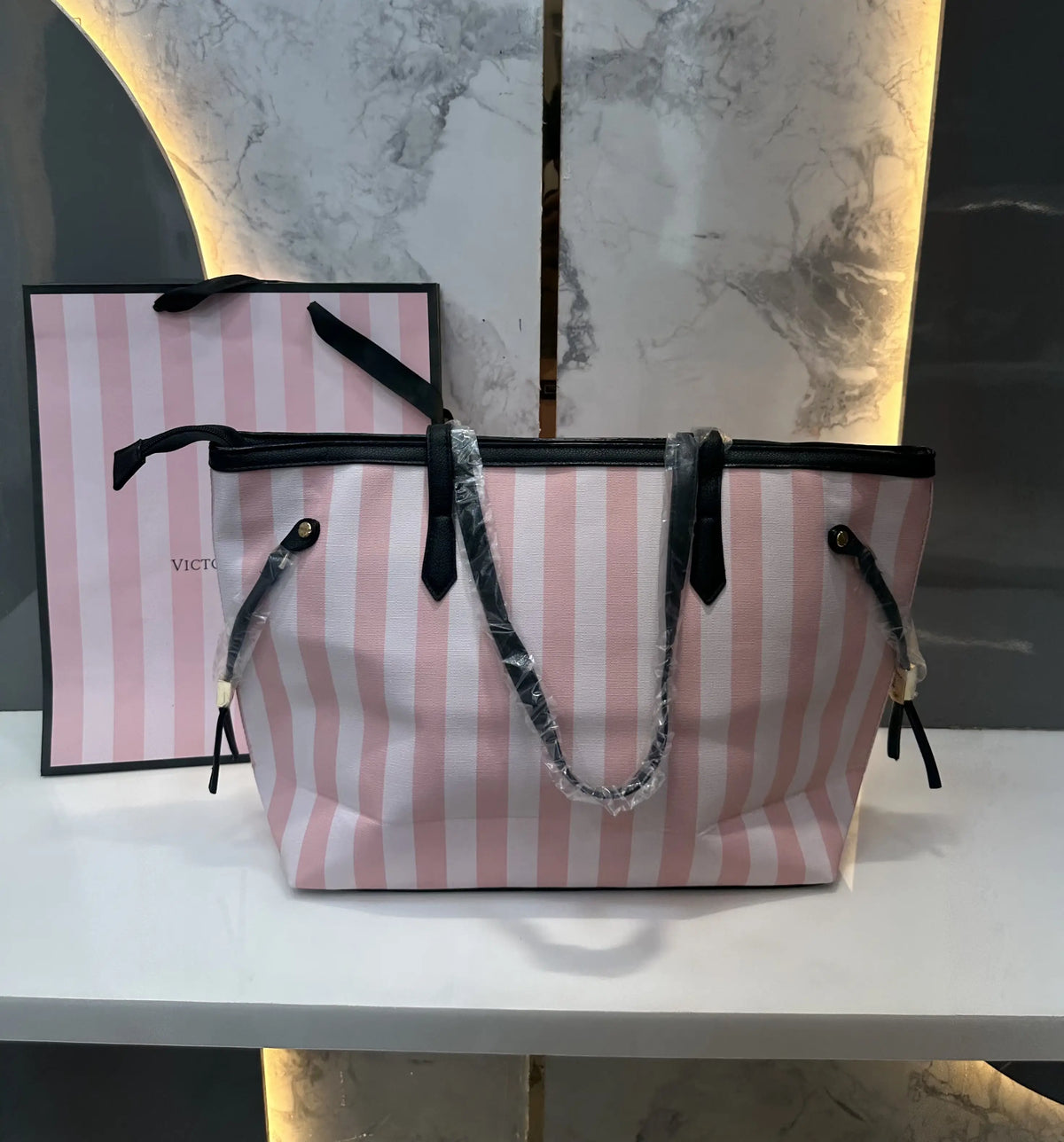 Victorias Secre t Luxury Tote Bag Pink With Carry Bag vs410