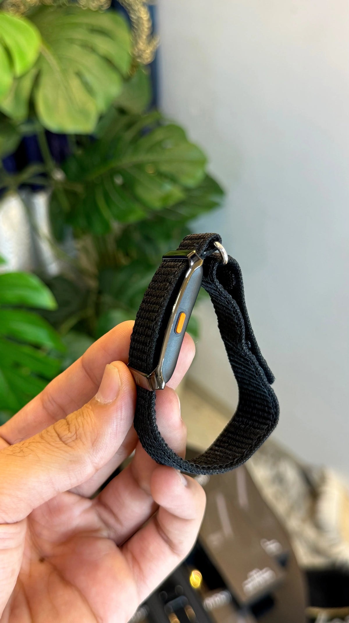 WHOOP ONE FITNESS BAND