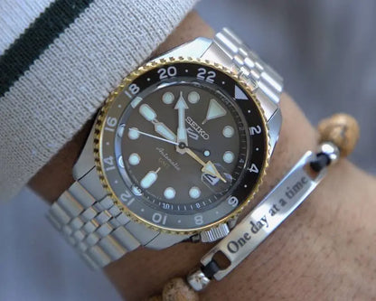 Seiko 5Sportz GMT Heavy Shift Movement