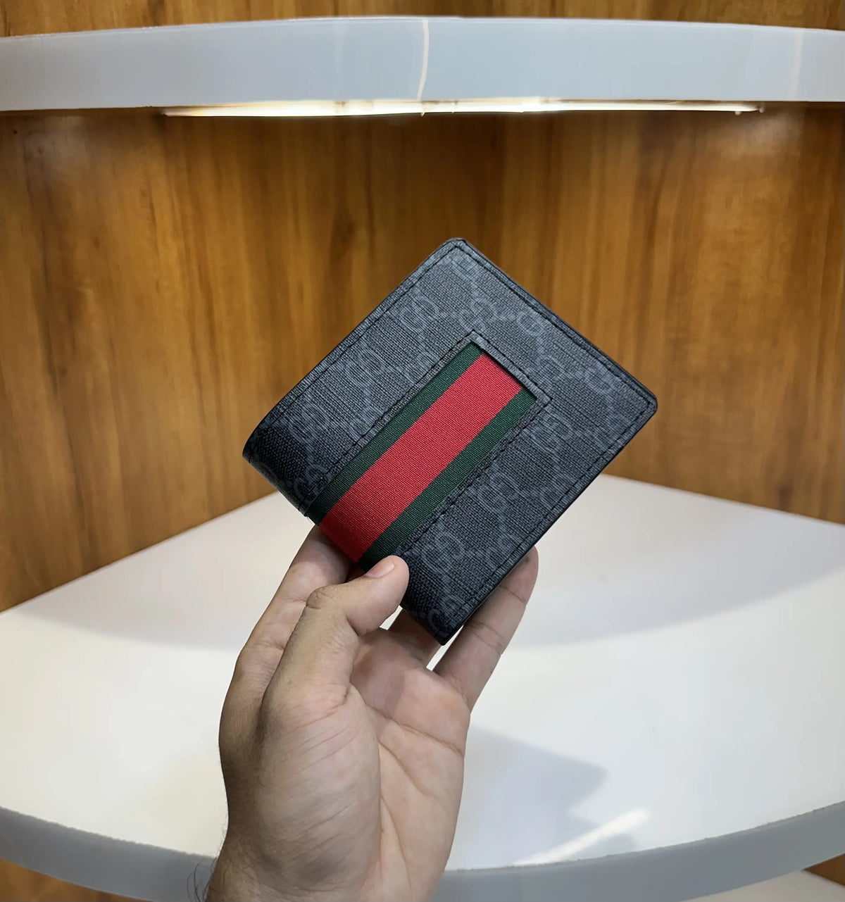 Gucci Premium Monogram Wallet g190