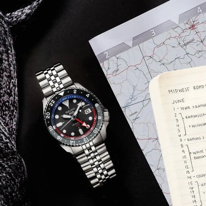 Seiko 5Sportz GMT Heavy Shift Movement