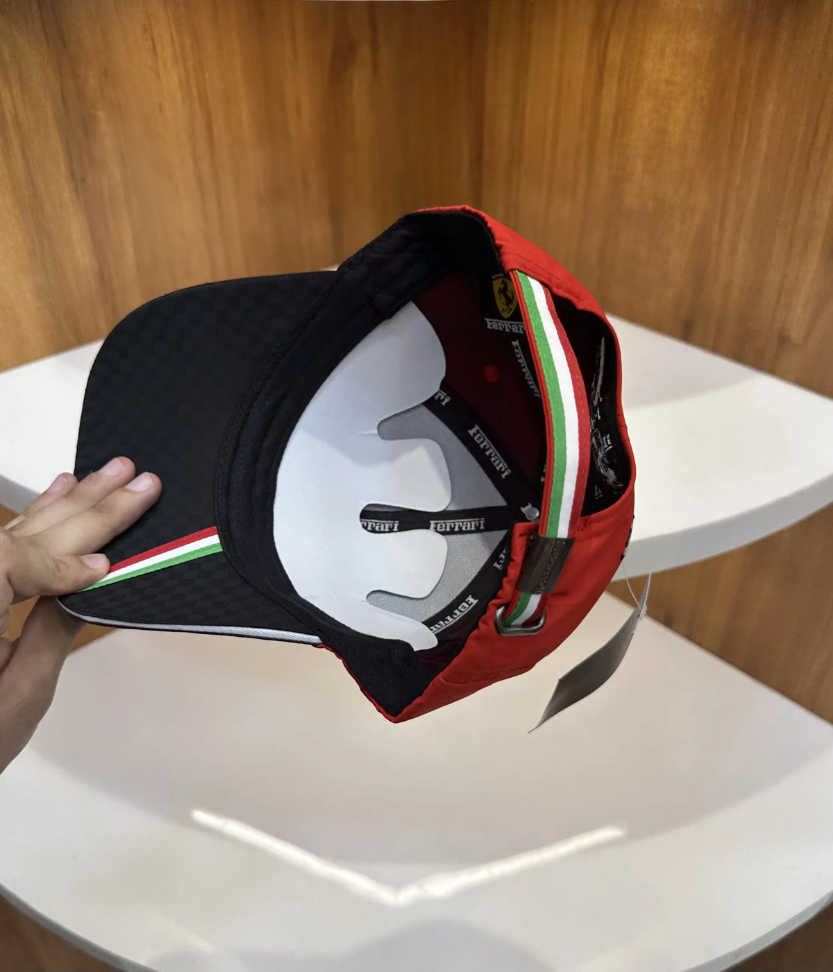 Ferrar i Premium Imported Cap Black Red f20