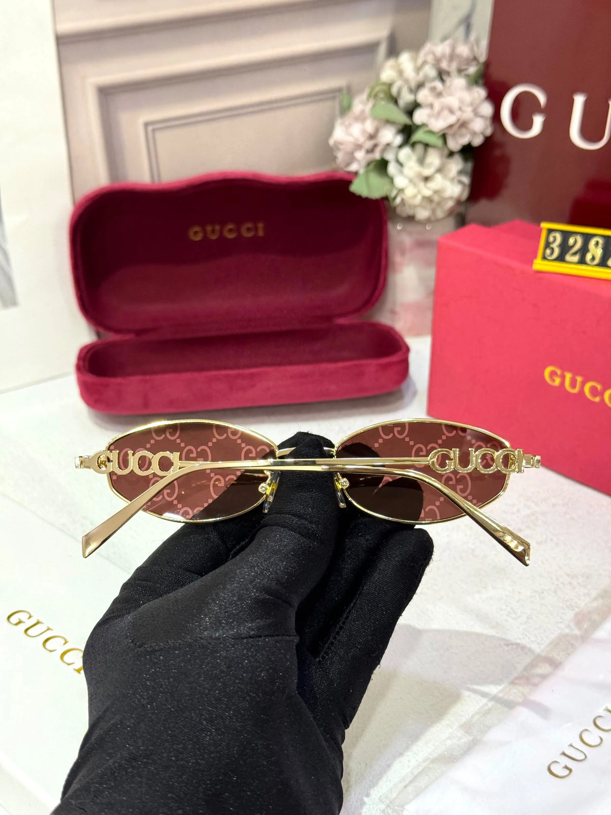 GUCCI PREMIUM PRINT LIMITED EDITION EXCLUSIVE DESIGNER OFFICIAL STORE ARTICLE