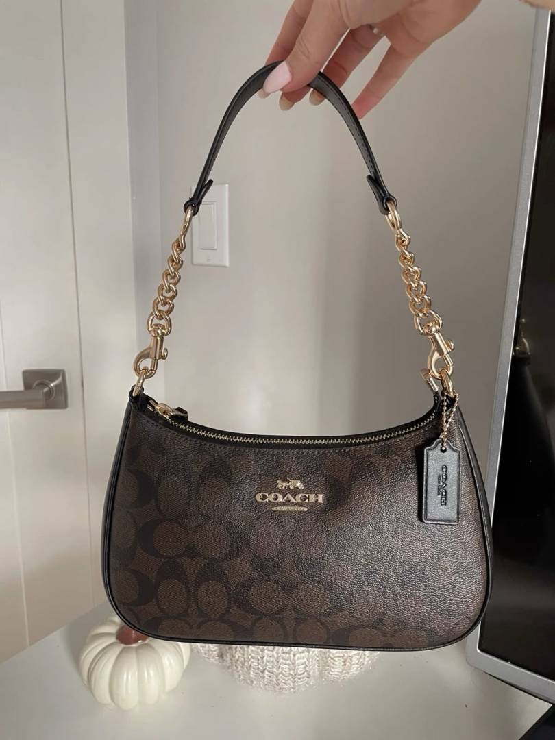 Coacch Teri Shoulder Bag in Signature Canvas With Og Box & Dust Bag Premium Quality 226