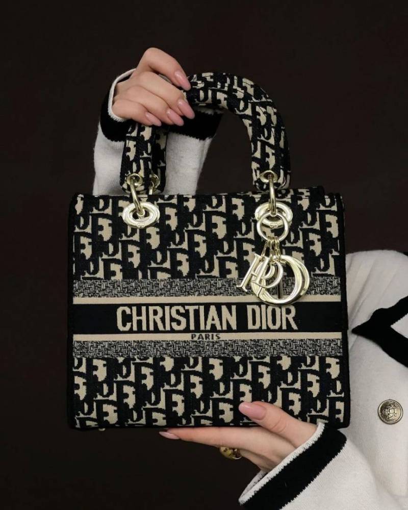 Dio Lady Embroidery D-Lite (Premium Quality) With Extra Long Belt With Dust Bag & Carry Bag-8825