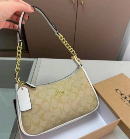 Coacch Teri Shoulder Bag in Signature Canvas With Og Box & Dust Bag Premium Quality 226