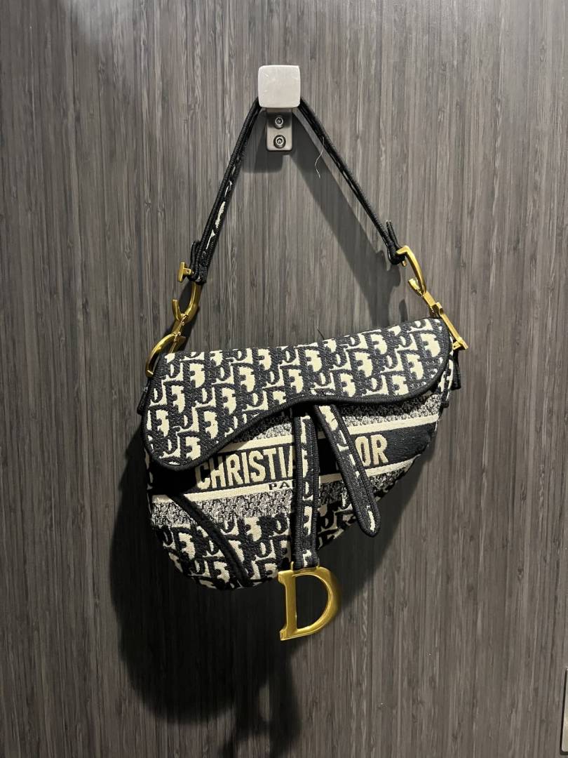 Christian Dio Saddle Black Embroidery With Extra Long Belt  Dust Bag  Carry Bag Premium Top Notch-8802