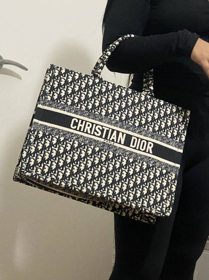 Christian Dio BlackWhite Book Tote With Extra Pouch With Dust Bag Premium Top Notch-1005