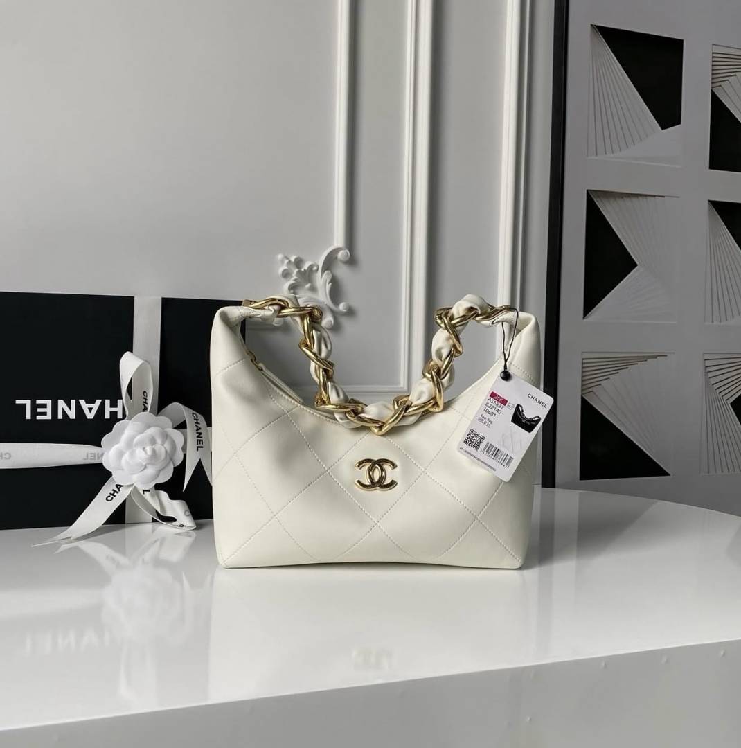Chane Quilted Maxi Hobo Bag With Box And Dust Bag-251013