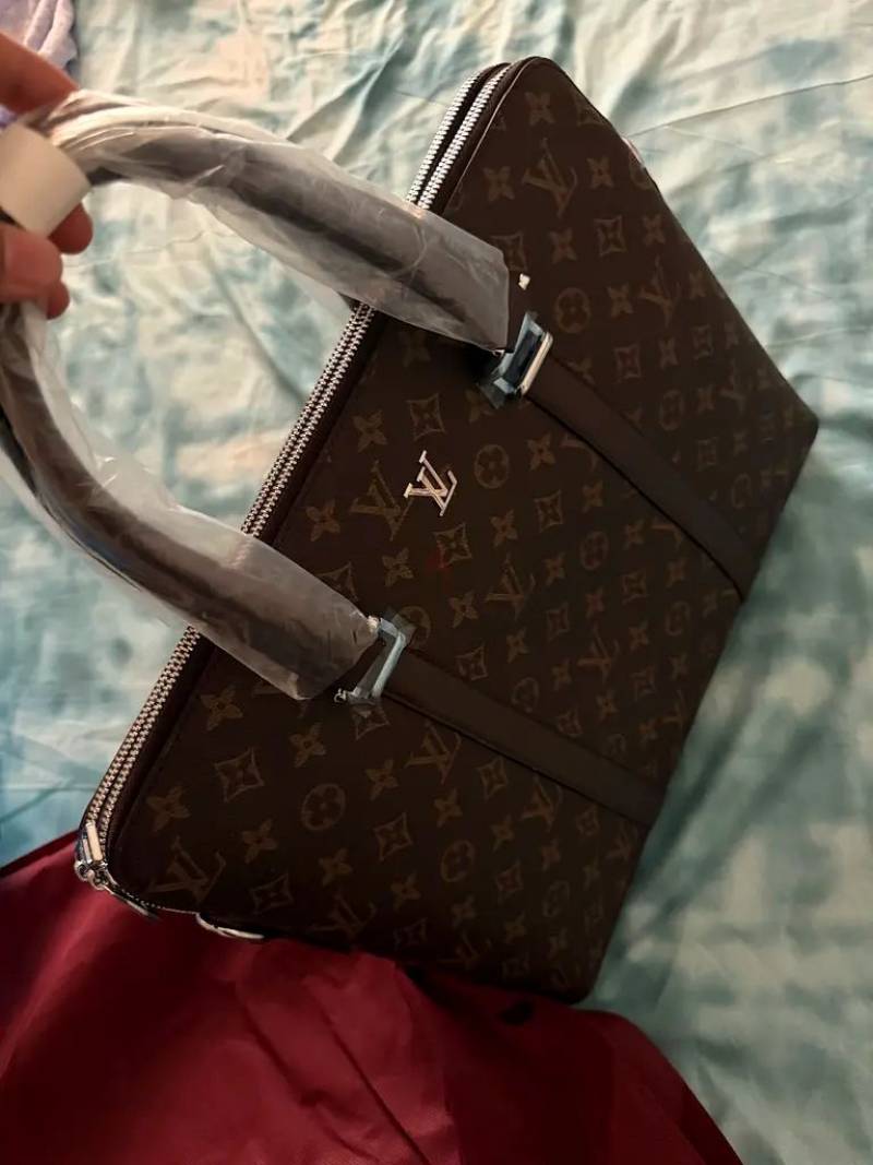 LOUI VUITION BRANDED PREMIUIM LEATHER LAPTOP BAG L 1967