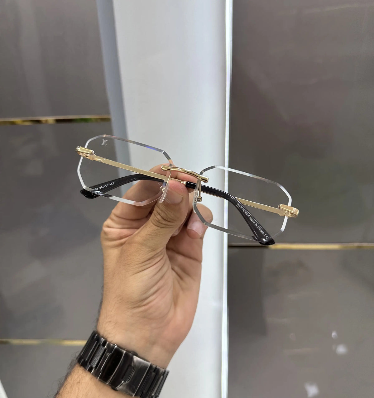 Louis Vuitto n Gold Black Premium Glasses 1103