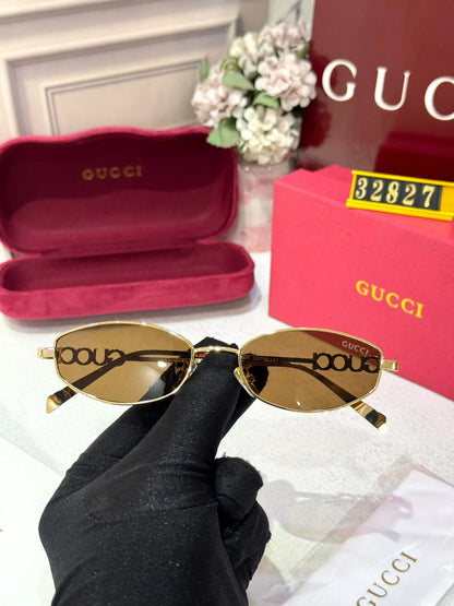 GUCCI PREMIUM LUXURY BRAND'S EXCLUSIVE GOLD BROWN STORE DESIGNER MODEL
