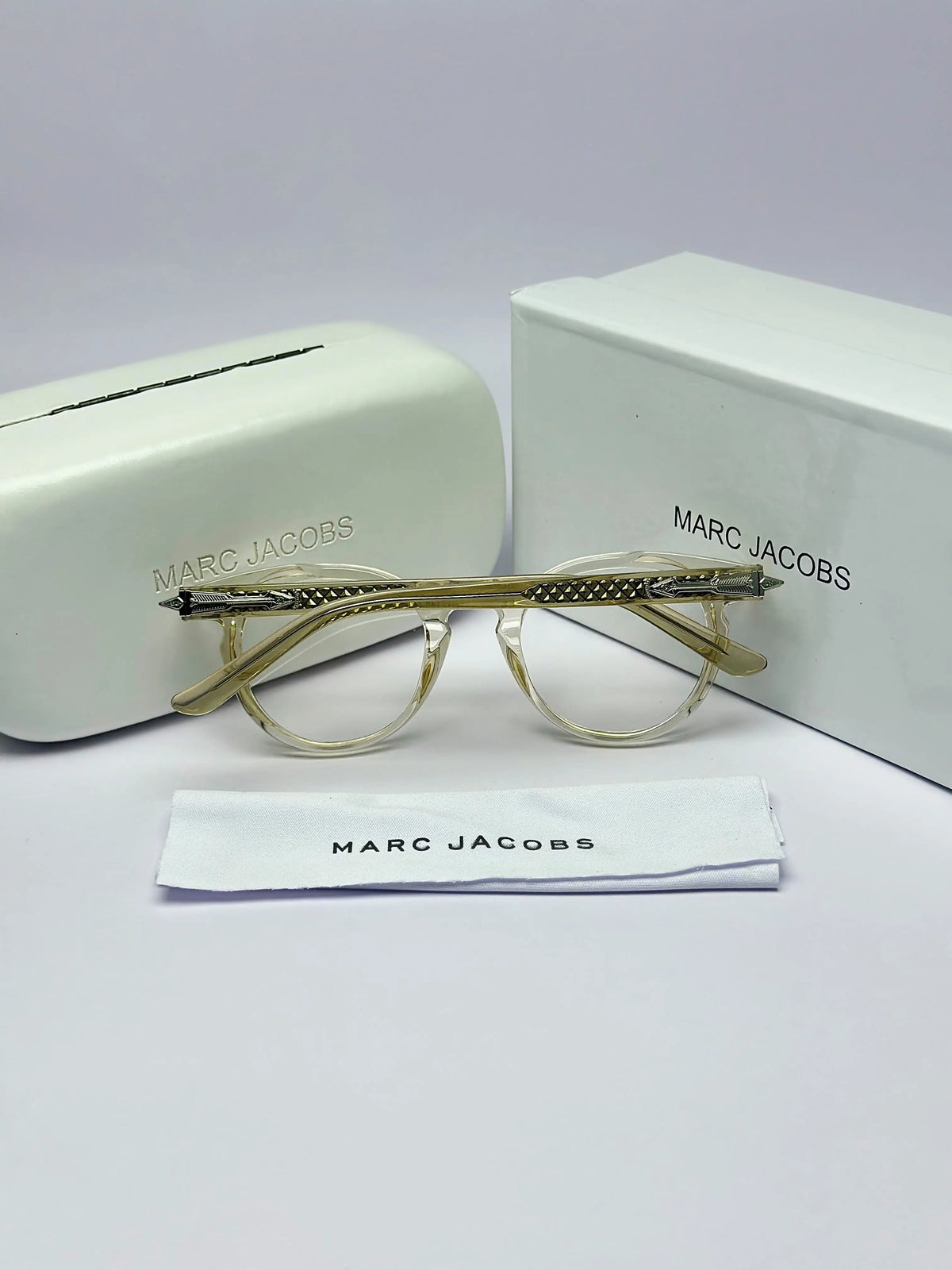 Marc Jacobs 1161 peach plano