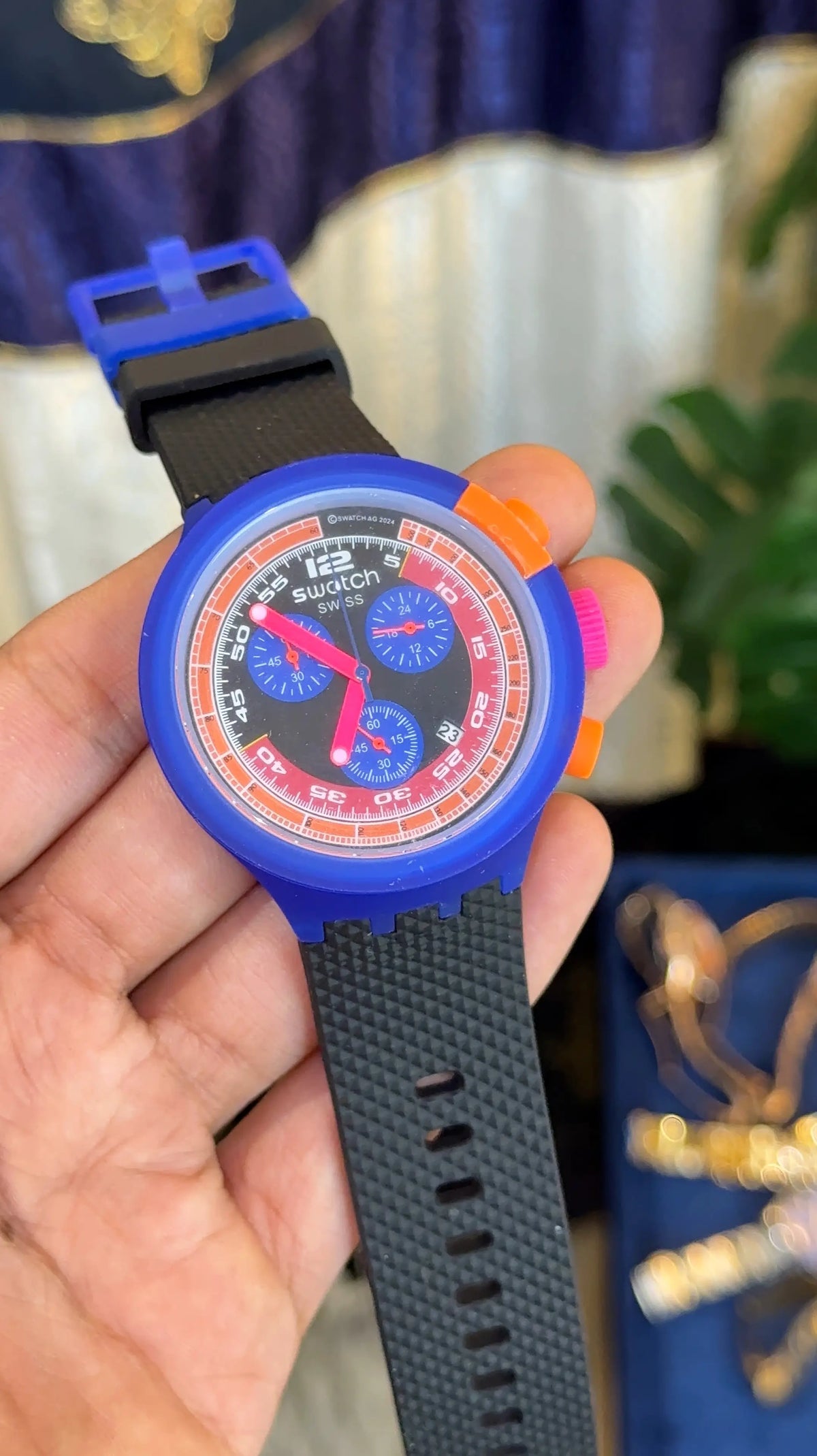 Swatch Neon Party To The Max Quartz Chronograph Unisex