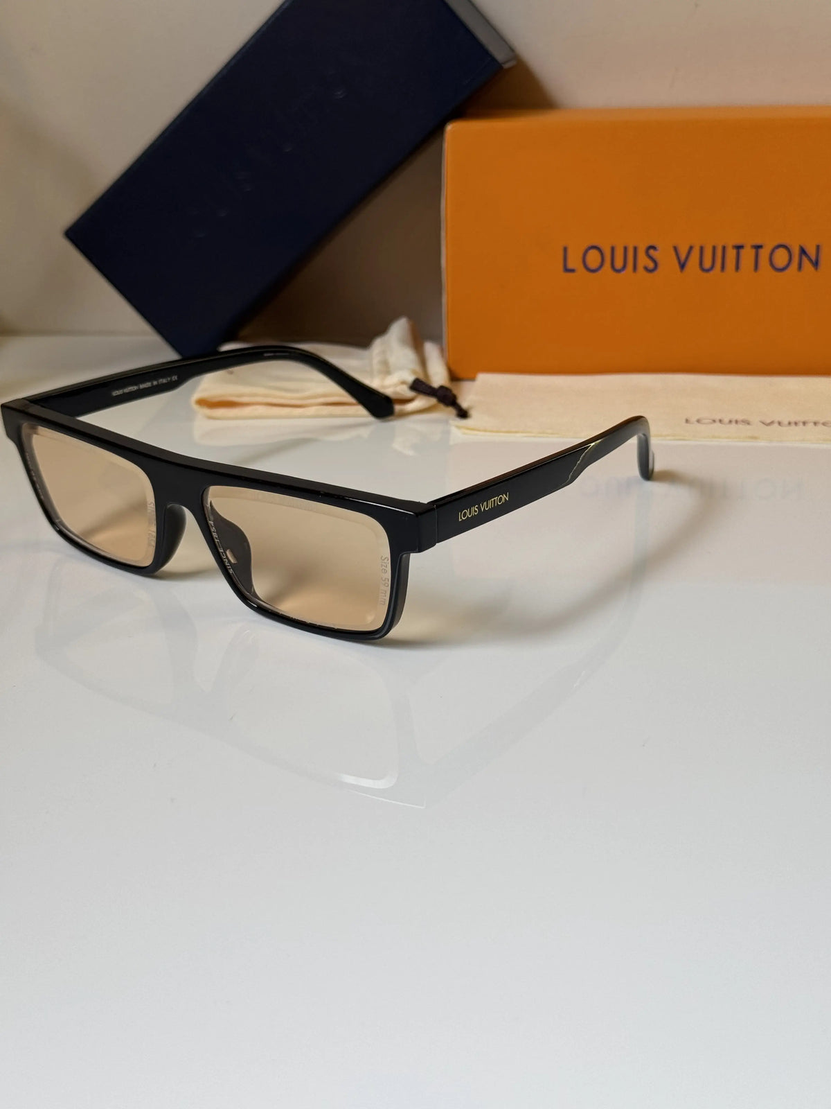 Louis_Vuitton_6002_Peach_Black