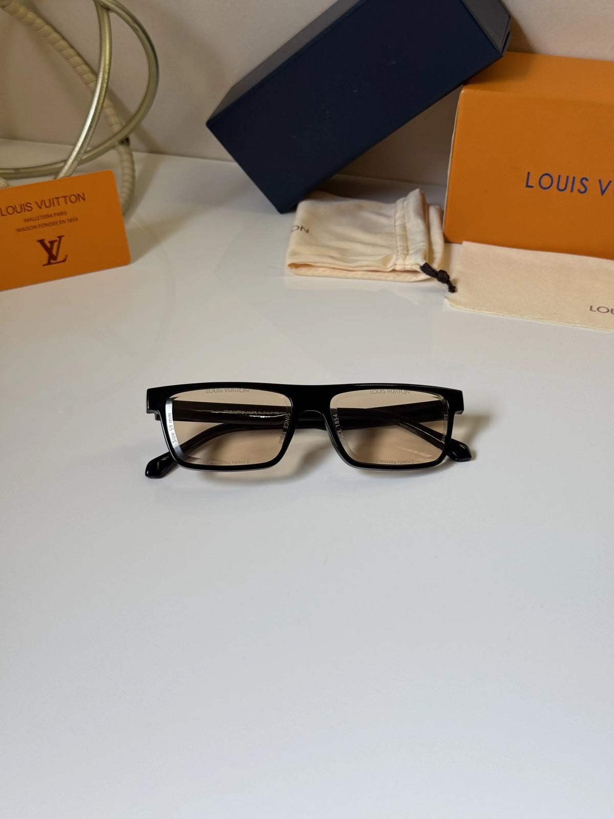 Louis_Vuitton_6002_Peach_Black