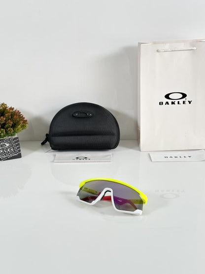 OAKELY SUNGLASSES